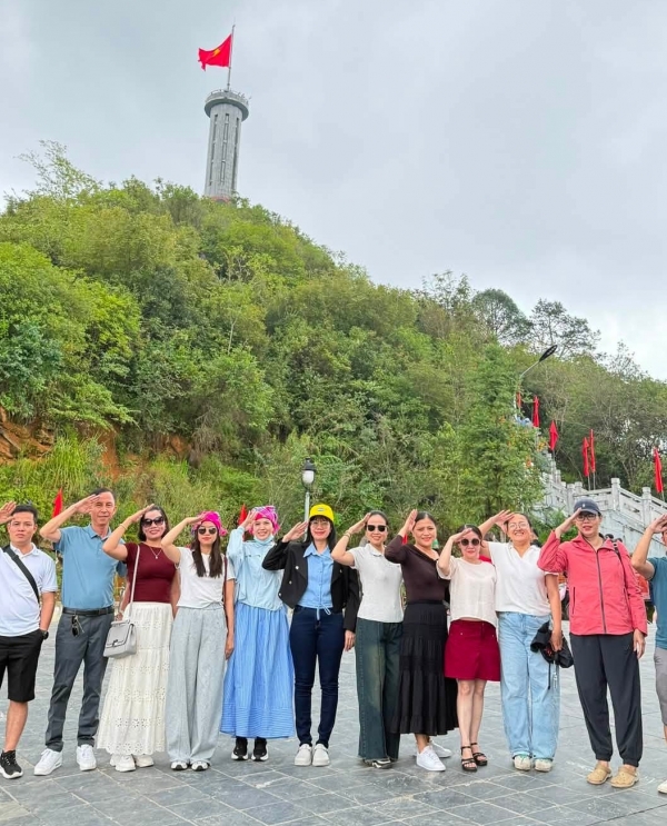 RẠNG RỠ MÙA THU ĐỘC LẬP: ĐOÀN CÁN BỘ CHỦ CHỐT CODATOURS GHÉ THĂM HÀ GIANG