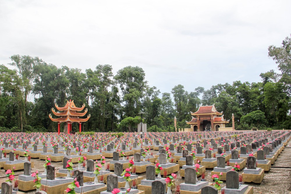 Đà Nẵng – Động Thiên Đường  –  Vinh – Ngã Ba Đồng Lộc – Đà Nẵng