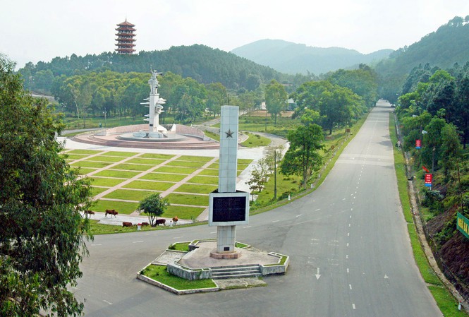 Đà Nẵng – Động Thiên Đường  –  Vinh – Ngã Ba Đồng Lộc – Đà Nẵng