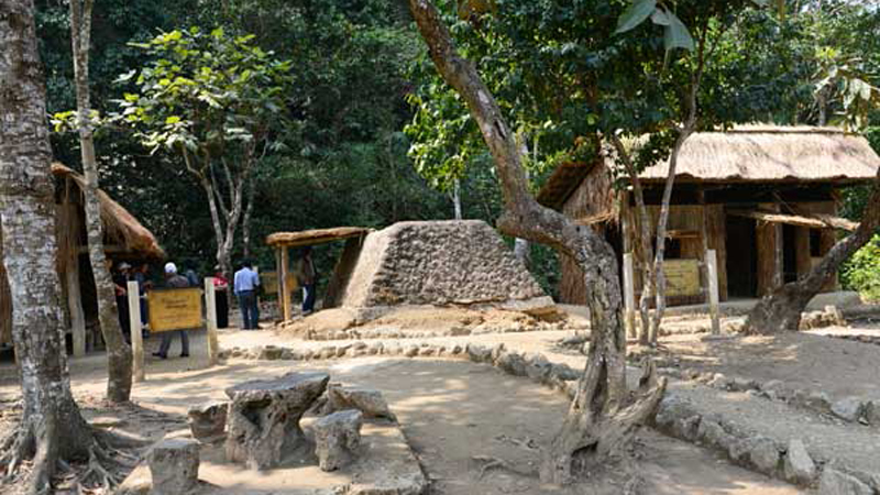 NỘI BÀI – SƠN LA – MƯỜNG PHĂNG  - ĐIỆN BIÊN – MỘC CHÂU